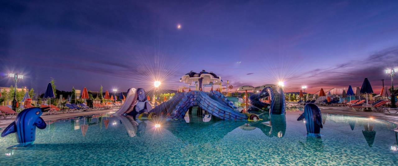 Caretta Beach Resort & Waterpark Kalamaki (Zakynthos) Exterior foto